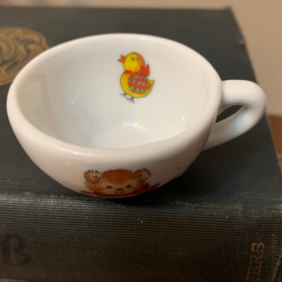 Tiny cute teacup, doll-sized, little kid Lucy Rigg - Picture 2 of 7